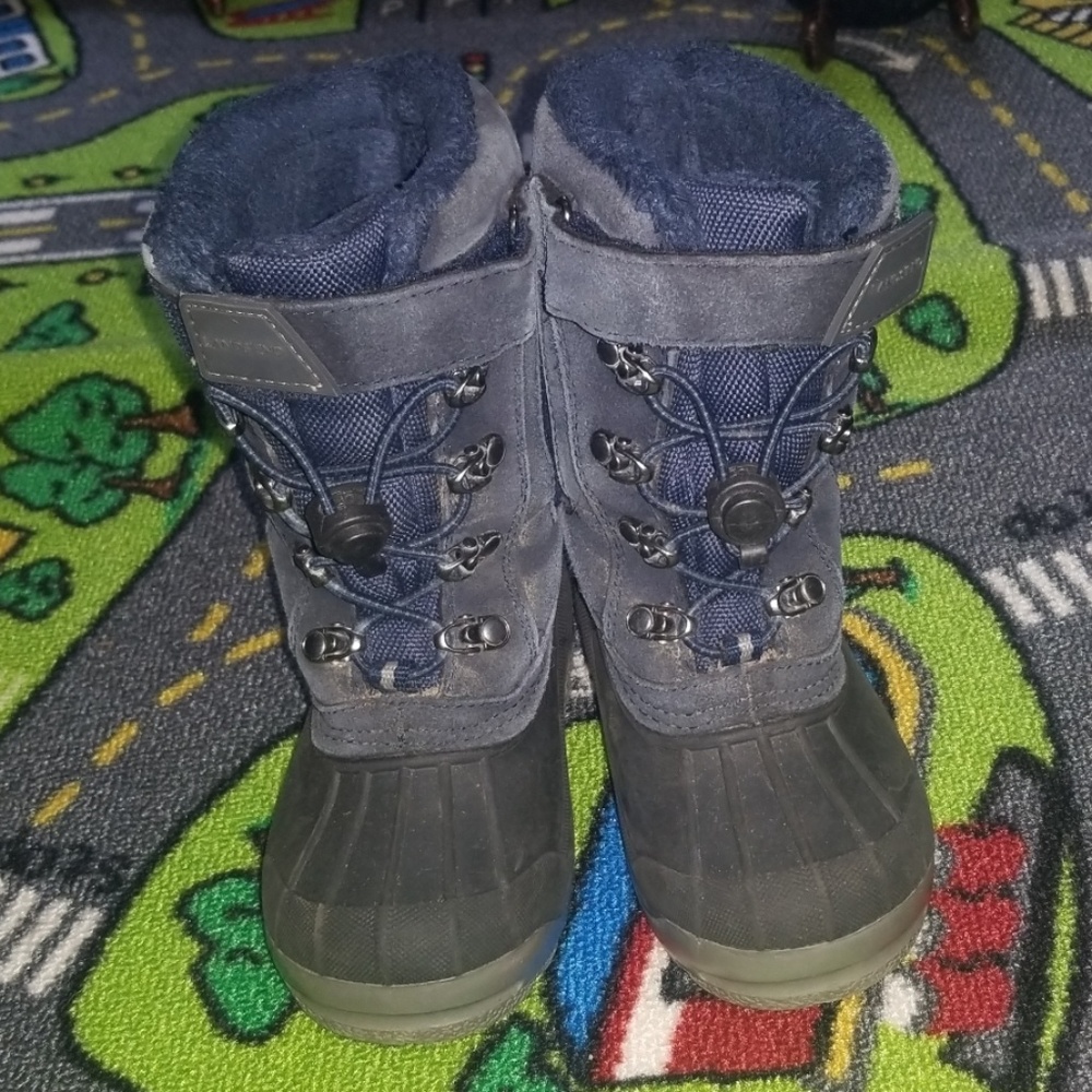Snow boots